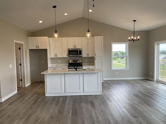 3rd image of 1750 East Kyle Circle