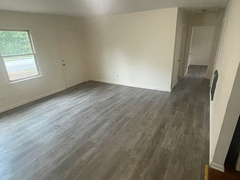 1406 Cedar St SW — Photo 2