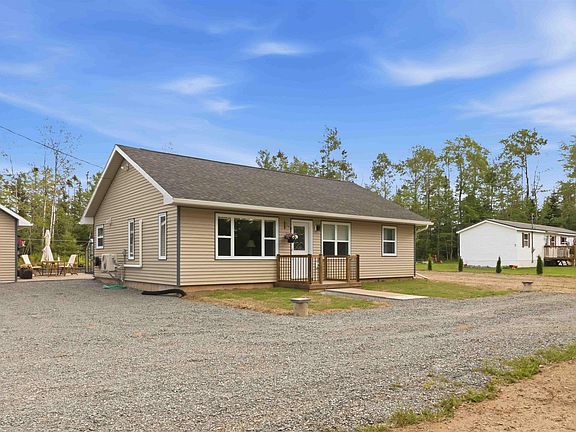 4th image of 19 Robyn Dr
