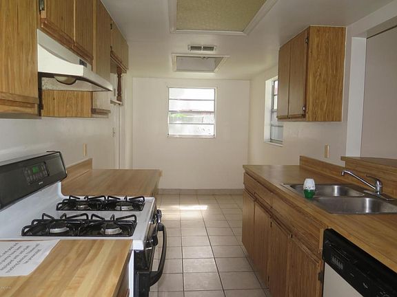 4th image of 1666 Saratoga Dr