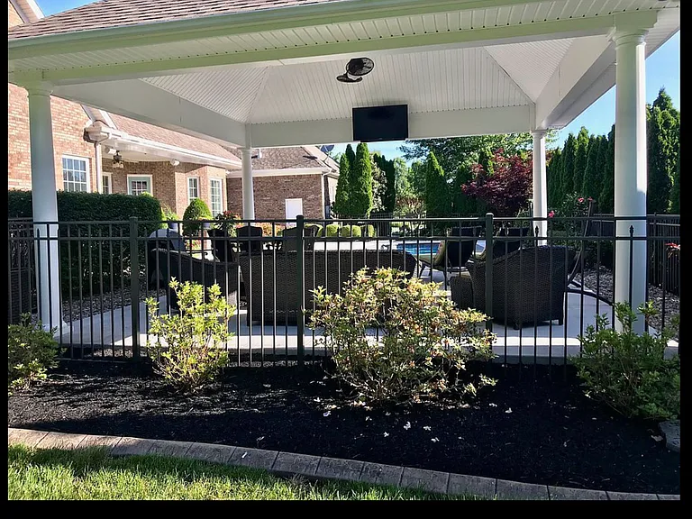 1834 Deerhaven Ln — Photo 32