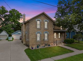 313 Dewey Ave, Watertown, WI 53094