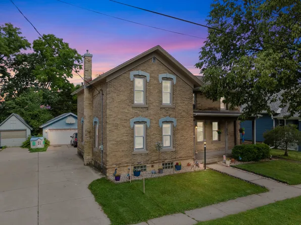 313 Dewey Ave, Watertown, WI 53094