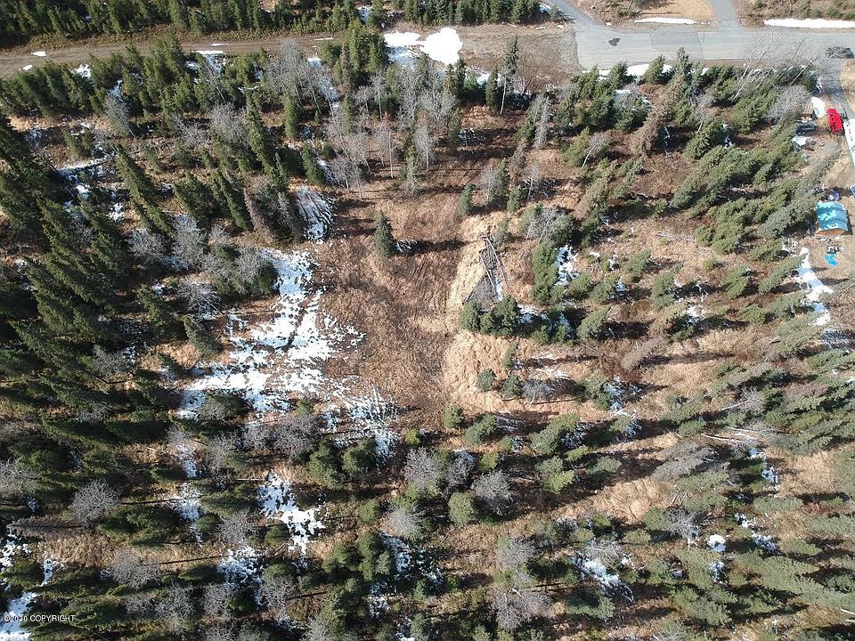 2nd image of 302 Highbush Ln
