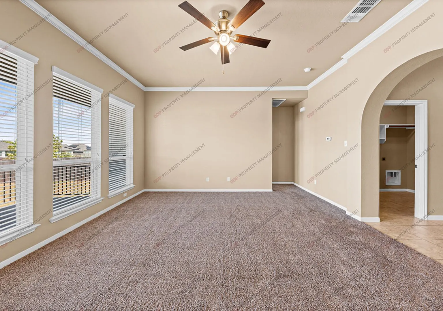 3 Bed-2 Bath-Academy ISD — Photo 4