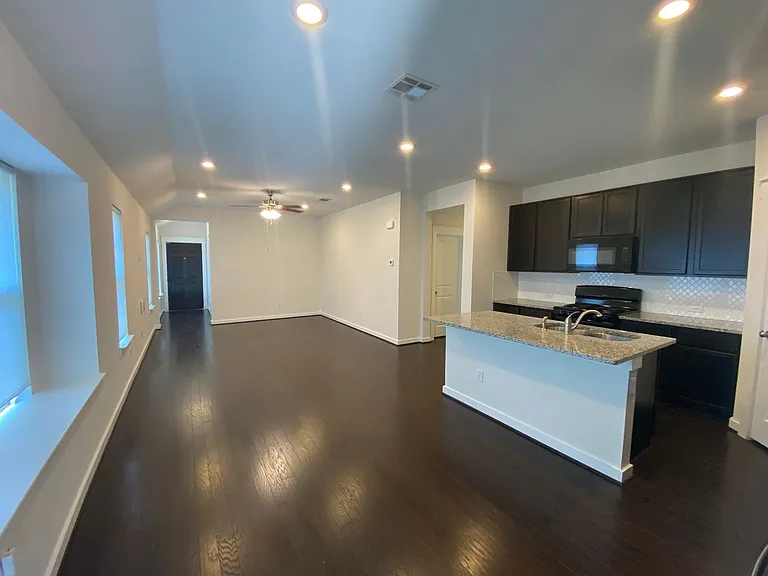 17115 Alturas Ave — Photo 8
