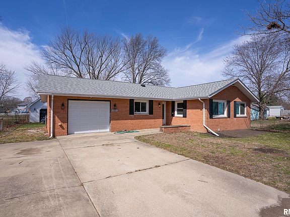 2nd image of 3025 Piper Rd