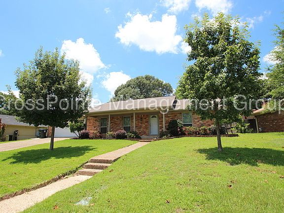2nd image of 4711 Edinburgh Dr