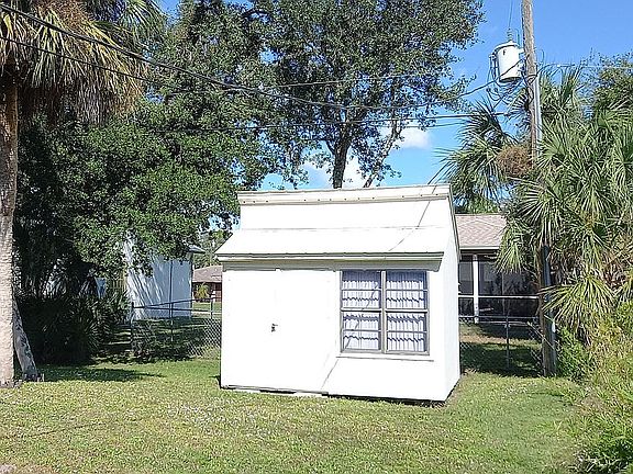 3rd image of 17430 Terry Ave