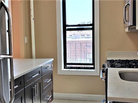 4th image of 780 E 2nd St APT 1