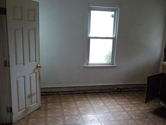 5th image of 628 Jefferson Ave