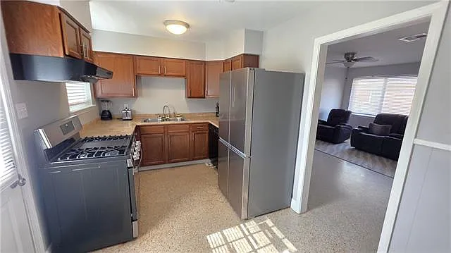 510 Omega St #15A — Photo 6