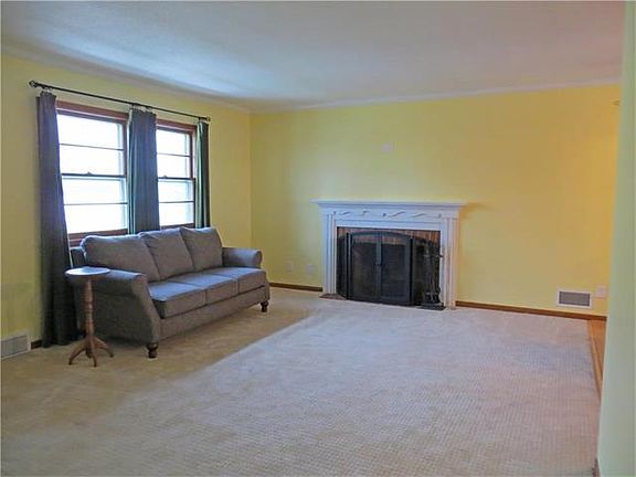 5th image of 4808 Birch St