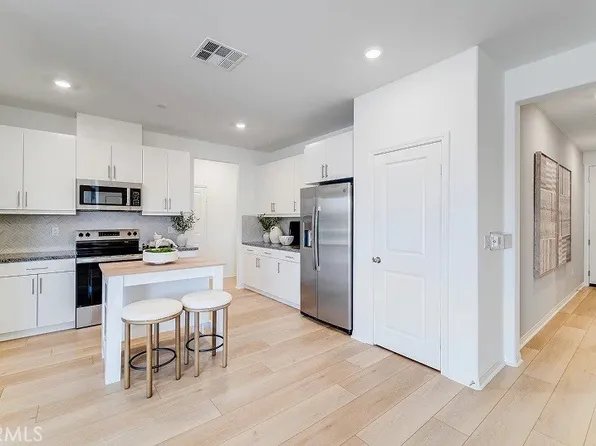 27216 Ukuele Cir, Menifee, CA 92586