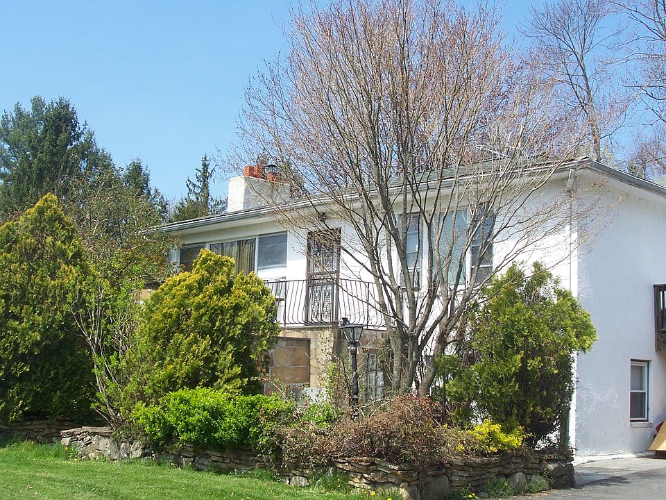 1st image of 26 Larkspur Dr