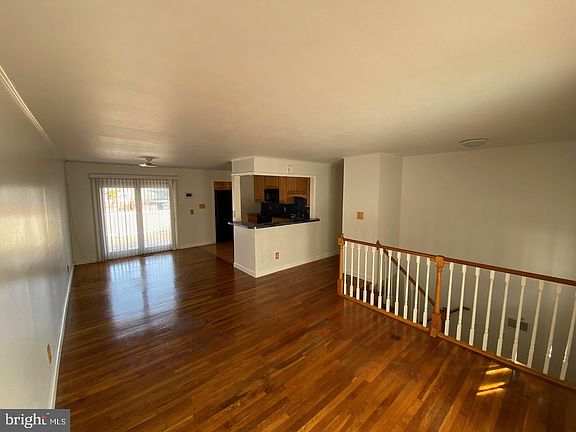 3rd image of 272 Gunning Bedford Dr