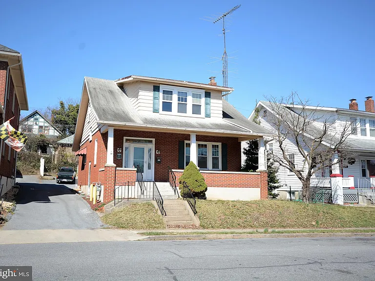 623 Guilford Ave — Photo 24