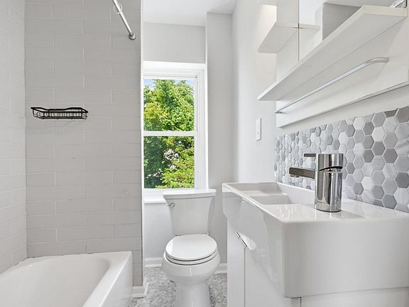 5th image of 436 Lemonte St #1