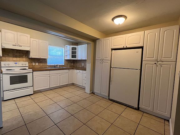 2nd image of 254 Blairmore Blvd