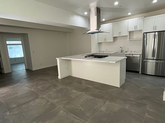 2nd image of 3800 Scott St #15