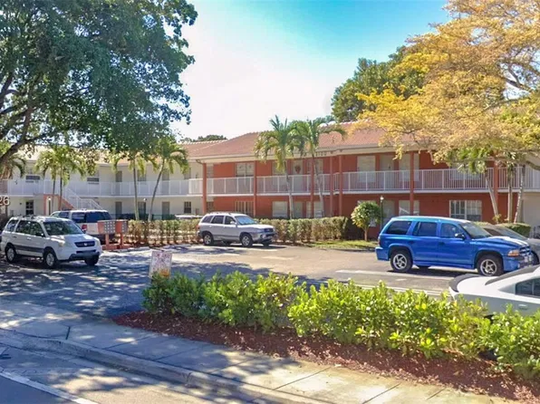 3100 Coral Springs Dr APT 2B, Pompano Beach, FL 33065