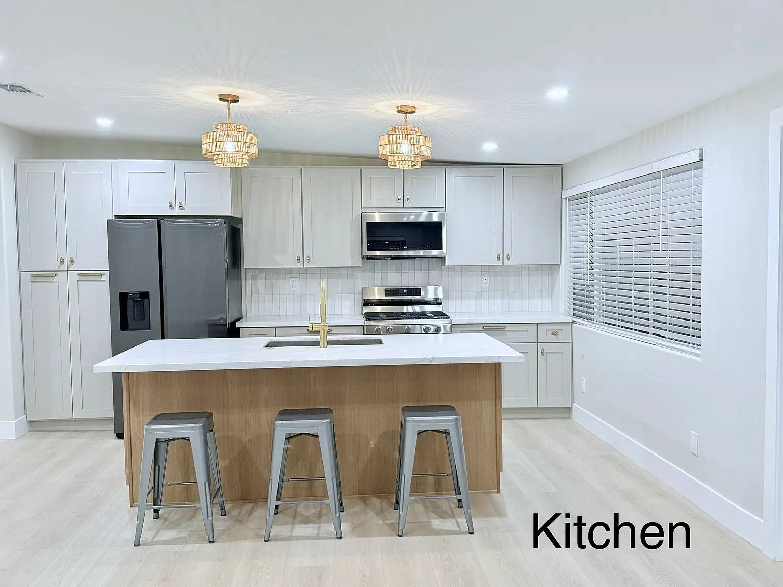 5 bed, 2200 sqft, $5,800 — Photo 4
