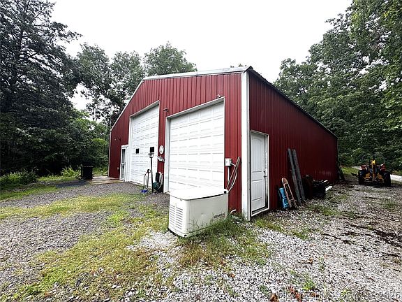 2nd image of 32424 S Pigeon Rd