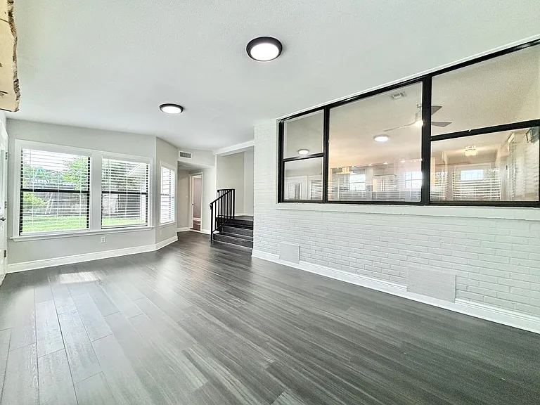 3331 Bayou Blvd — Photo 13