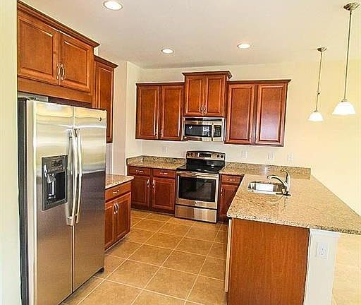 3rd image of 10811 Alvara Way