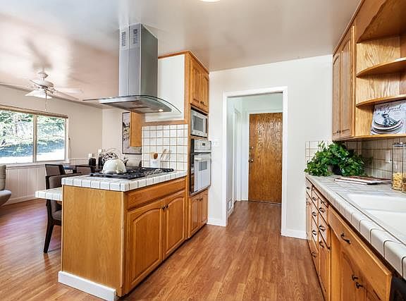 5th image of 22180 Cloverly Ct