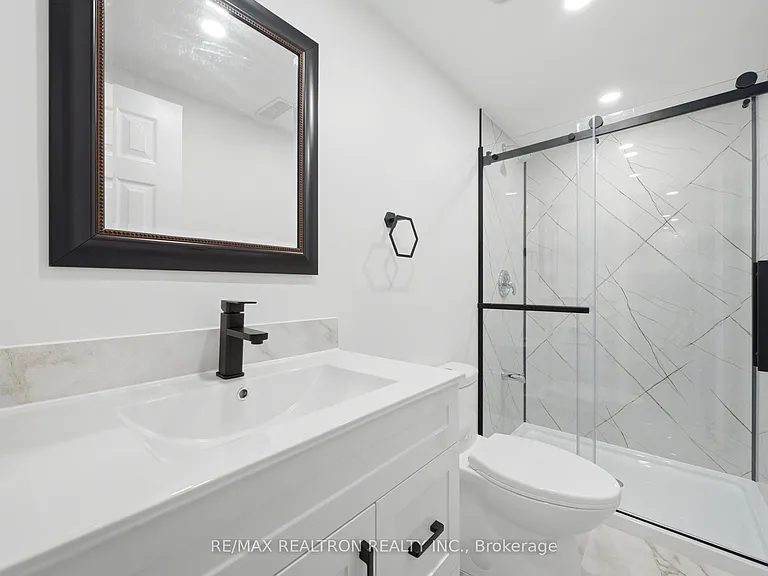 55 Bartram Cres #B — Photo 9