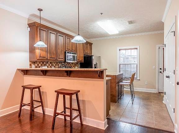 4th image of 103 Leigh Ln APT 28