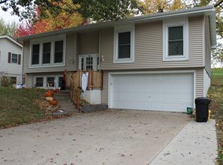 2132 Key Way Dr, Dubuque, IA 52002