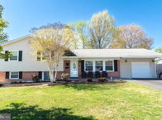 109 N Aspen Ave, Sterling, VA 20164