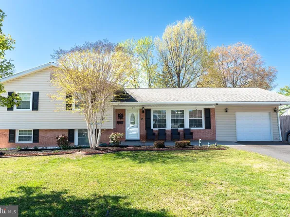 109 N Aspen Ave, Sterling, VA 20164