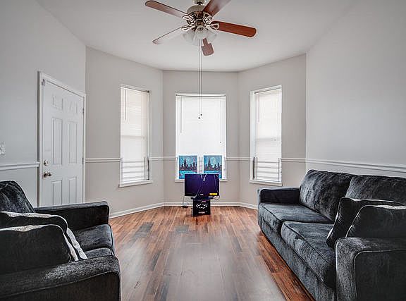 3rd image of 7344 S Blackstone Ave