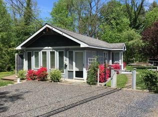 1142 Woodside Rd, Morrisville, PA 19067