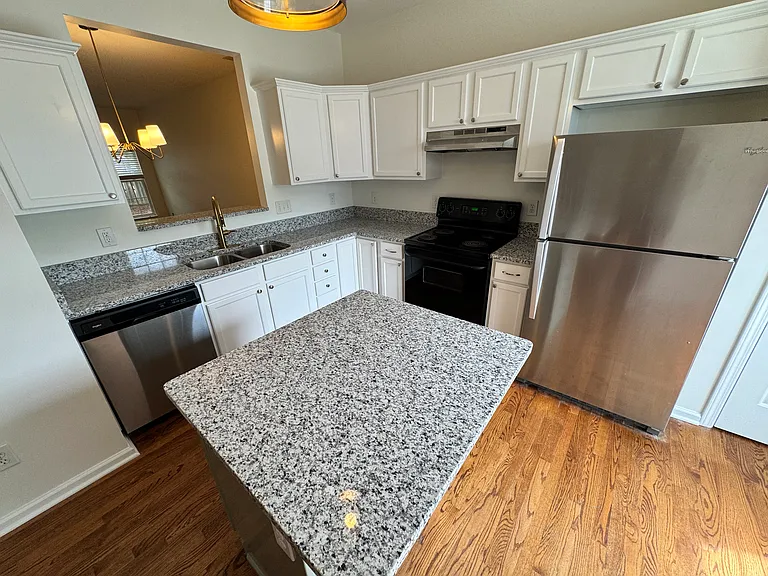 110 Cambria Ct — Photo 4