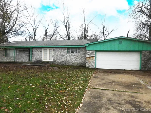 300 Blackstone St, Vian, OK 74962