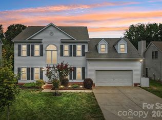 8504 Tamarron Dr, Charlotte, NC 28277