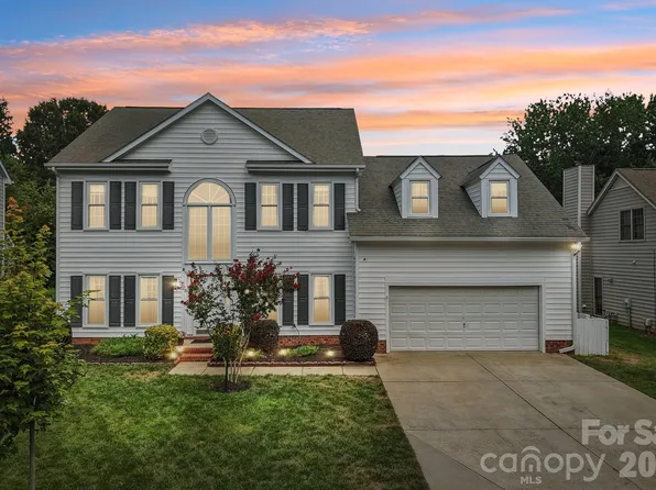 8504 Tamarron Dr, Charlotte, NC 28277