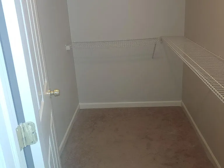 658 S Keyser Ave — Photo 13