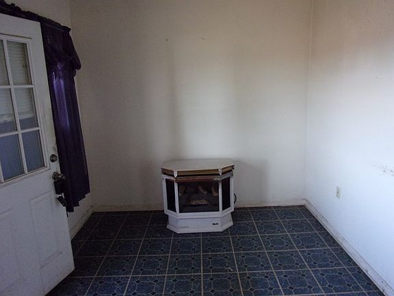 4th image of 429 Irby Cir