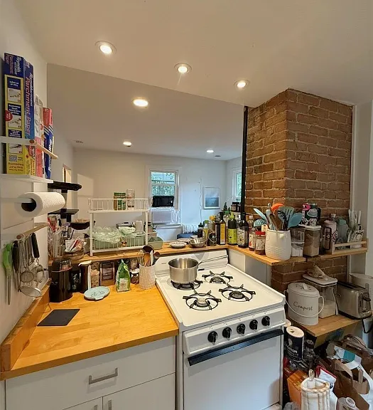 218 Harvard St #3 — Photo 10