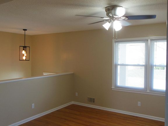 2nd image of 801 NE Magellan Ave APT B