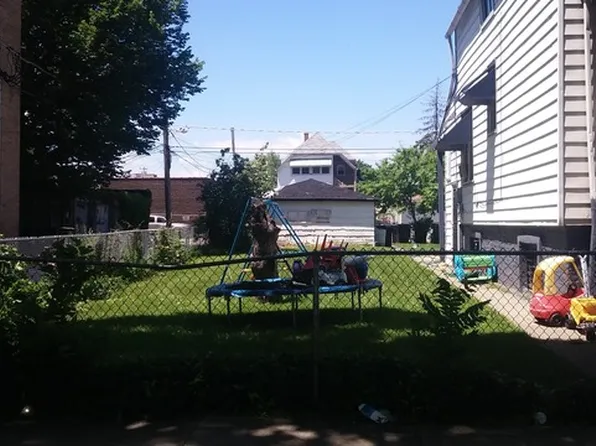 7846 S Champlain Ave, Chicago, IL 60619