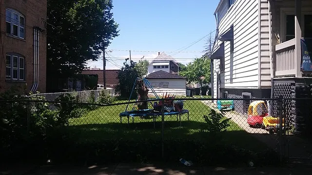 7846 S Champlain Ave photo 1