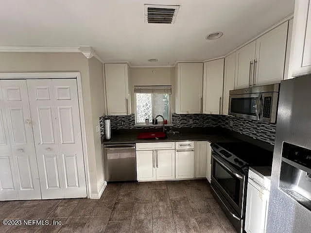 1711 Naldo Ave #1 — Photo 3