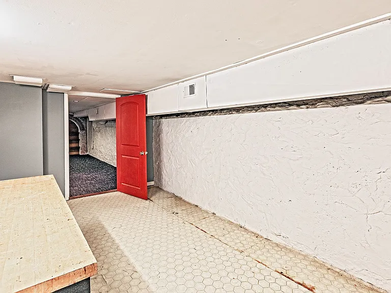 1018 Wawaset St — Photo 18