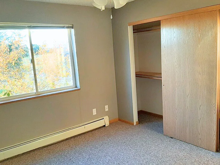 Shenandoah 48-Unit (Valley View Apartments) — Photo 5